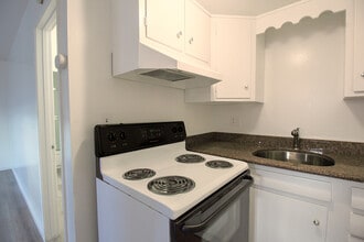 523 Walker Dr, Unit 00 in Mountain View, CA - Building Photo - Building Photo