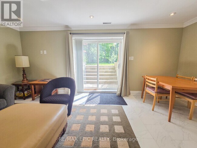 55B Bethune Blvd in Toronto, ON - Building Photo - Building Photo