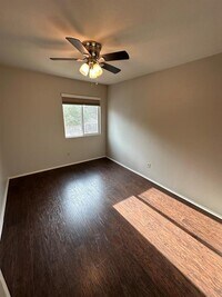 766 Memorial Mews St photo'