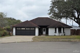14 Blue Ridge Dr in Edinburg, TX - Building Photo