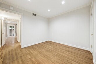 449 N Post Oak Ln in Houston, TX - Building Photo - Building Photo