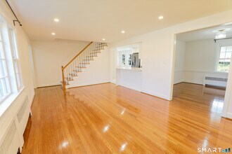 105 Hyde Rd in West Hartford, CT - Building Photo - Building Photo