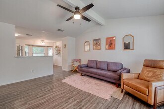 12030 Rotherham Dr in Austin, TX - Foto de edificio - Building Photo