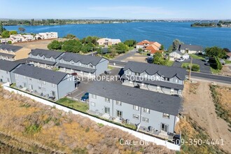 2705 W Marina Dr in Moses Lake, WA - Building Photo - Building Photo