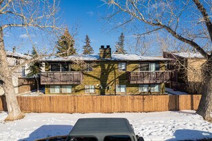 4604 75 St NW in Calgary, AB - Building Photo