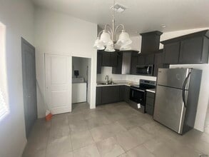 4655 E Los Olivos Dr in San Luis, AZ - Building Photo - Building Photo