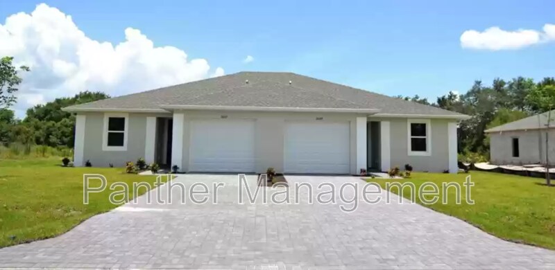 1012 San Cristobal Ave in Punta Gorda, FL - Building Photo