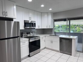 2616 NW 49th St in Fort Lauderdale, FL - Building Photo