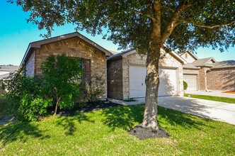 15330 Keystone Bend Ln in Cypress, TX - Foto de edificio - Building Photo