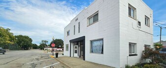 102 N Main Ave in Minier, IL - Building Photo