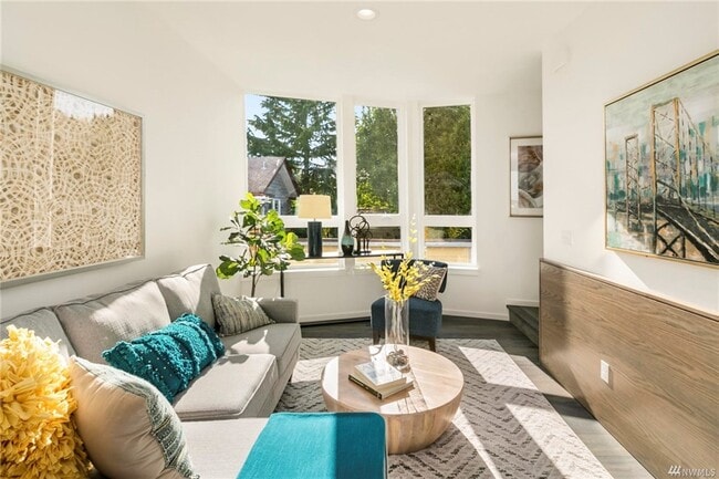 818 N 47th St in Seattle, WA - Foto de edificio - Building Photo