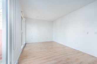 1090 Jervis St in Vancouver, BC - Building Photo - Building Photo