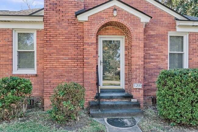 1205 Gibson Ave in Hanahan, SC - Building Photo - Building Photo