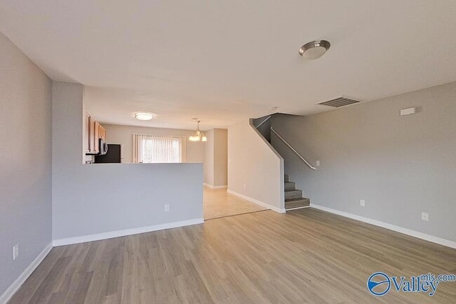 112 Belle Haven Dr in Owens Cross Roads, AL - Foto de edificio - Building Photo