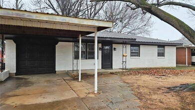 4741 Pam Pl in Del City, OK - Foto de edificio - Building Photo