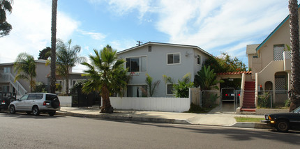 607-609 N Freeman St in Oceanside, CA - Building Photo - Building Photo