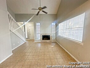 7502 Oak Chase in San Antonio, TX - Building Photo - Building Photo