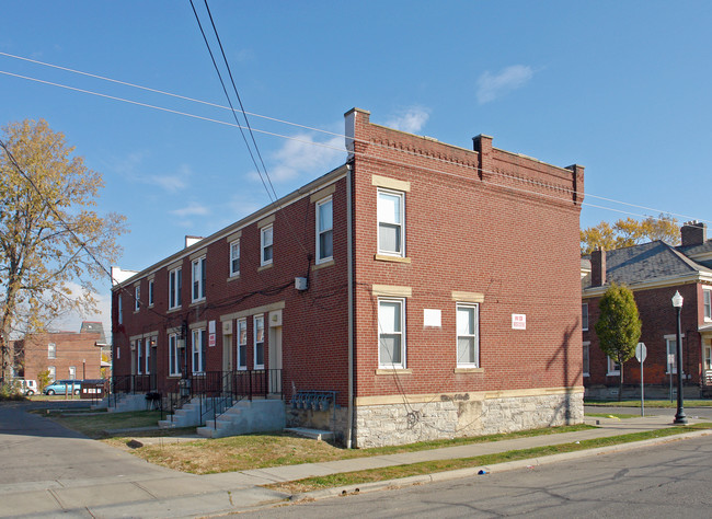 401-407 Gilbert St in Columbus, OH - Foto de edificio - Building Photo
