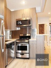 349 E 52nd St in New York, NY - Building Photo - Building Photo