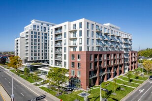 WestWalk Dollard-des-Ormeaux in Dollard-des-Ormeaux, QC - Building Photo