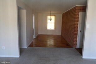 762 Quince Orchard Blvd in Gaithersburg, MD - Building Photo