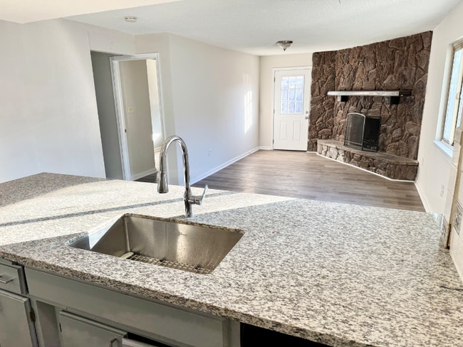 2840 Belden St in Sacramento, CA - Foto de edificio - Building Photo