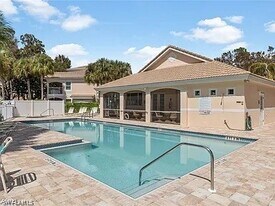 1096 Woodshire Ln in Naples, FL - Building Photo