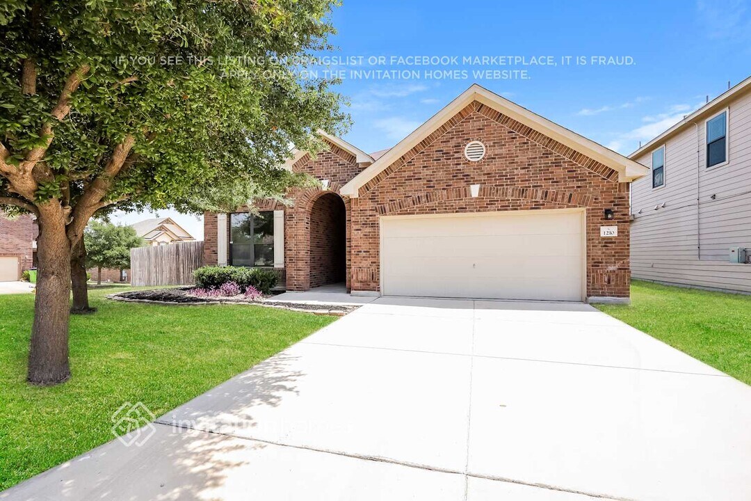 1210 Sunset Farm in San Antonio, TX - Building Photo