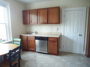 Vesta GreenView Apartments for SPRING! in West Haven, CT - Building Photo - Building Photo