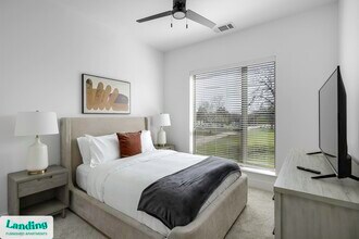 650 E Sycamore St, Unit 3205 in Denton, TX - Building Photo - Building Photo