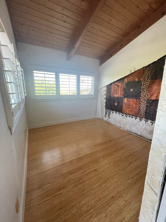 510 Lakeview Way in Emerald Hills, CA - Building Photo