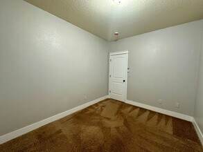 878 Limelight Ave NW in Salem, OR - Building Photo - Building Photo