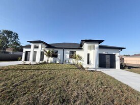 5064-5066 Jones Dr in Lehigh Acres, FL - Building Photo