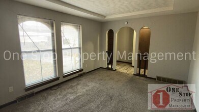 6513 129th Pl in Grandview, MO - Building Photo - Building Photo