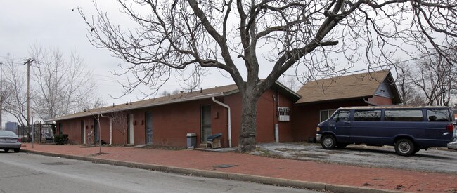 1048 Geyer Ave in St. Louis, MO - Foto de edificio - Building Photo