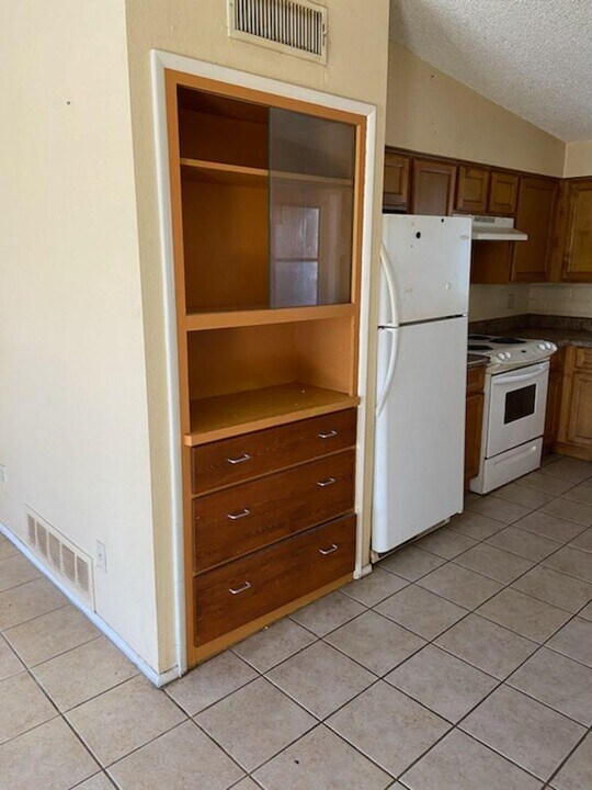 1709 E Adelaide Dr in Tucson, AZ - Building Photo