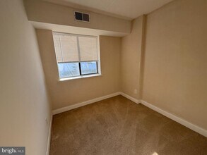 1307 Valley Dr in West Chester, PA - Building Photo - Building Photo