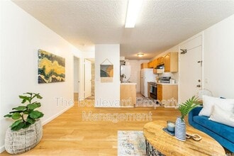 1260 Richard Ln in Honolulu, HI - Foto de edificio - Building Photo