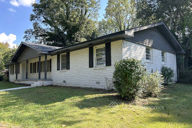 2714 Treadway Dr in Decatur, GA - Building Photo - Building Photo