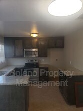 340 Colonial Cir in Vacaville, CA - Building Photo - Building Photo