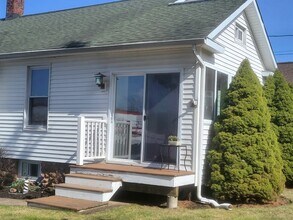1644 Meriden Ave in Southington, CT - Building Photo - Building Photo