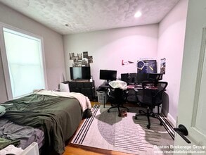 157 E Cottage St, Unit 4 in Boston, MA - Building Photo - Building Photo