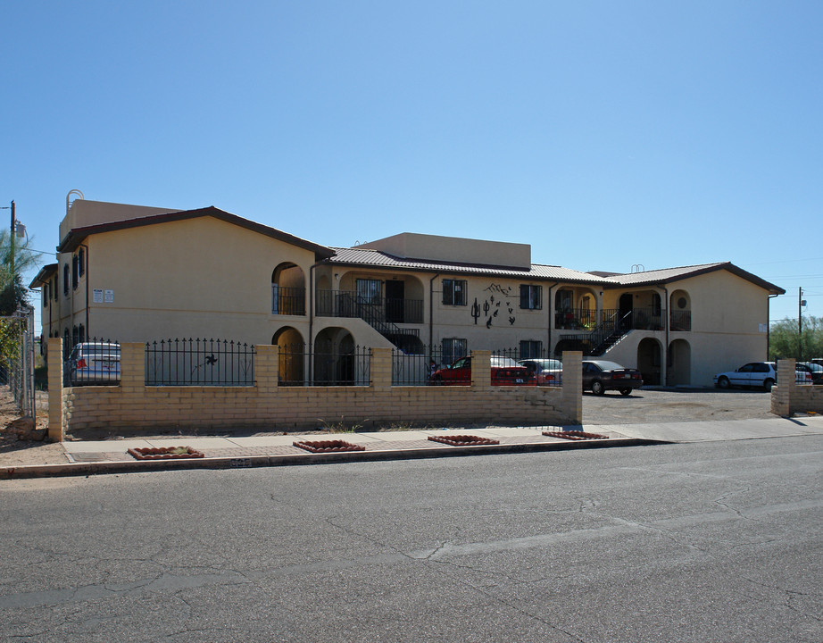 511-529 W Dakota Dr in Tucson, AZ - Building Photo