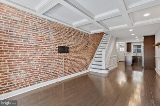 212 S Robinson St in Baltimore, MD - Building Photo - Building Photo