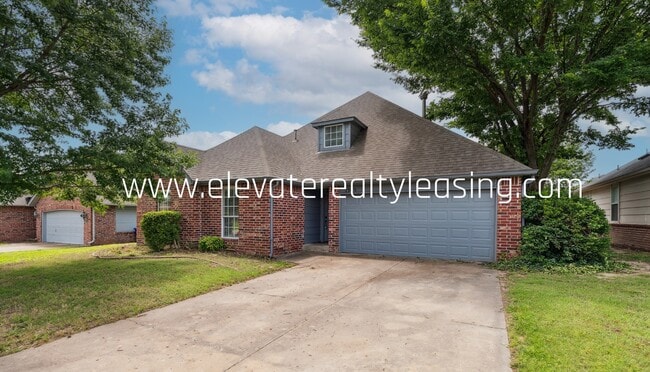 1305 W Quincy St in Broken Arrow, OK - Building Photo - Building Photo