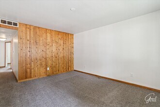 8684 Republic Ave in Warren, MI - Building Photo - Building Photo