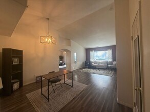 3935 E Laurel Ave in Visalia, CA - Building Photo - Building Photo