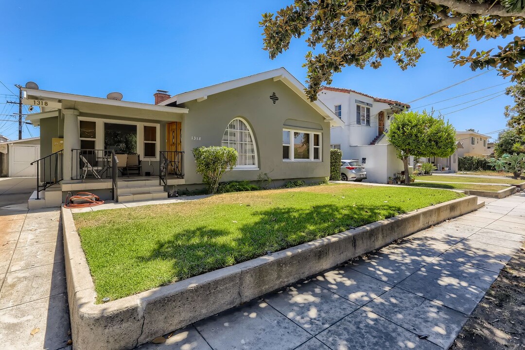 1316 E Harvard St in Glendale, CA - Building Photo