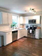 547 Harding Pl in Nashville, TN - Building Photo - Building Photo