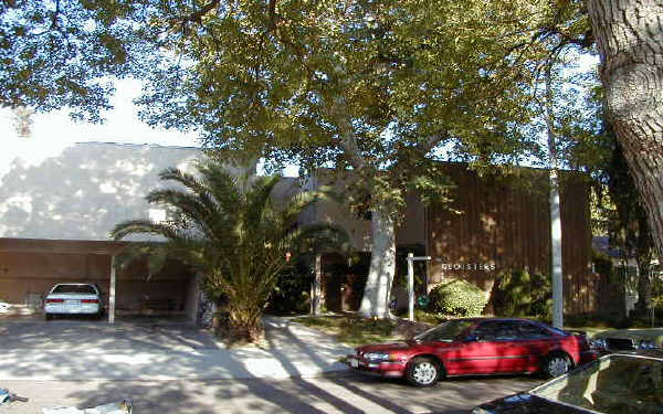 4824 Satsuma Ave. Apartments in North Hollywood, CA - Foto de edificio - Building Photo